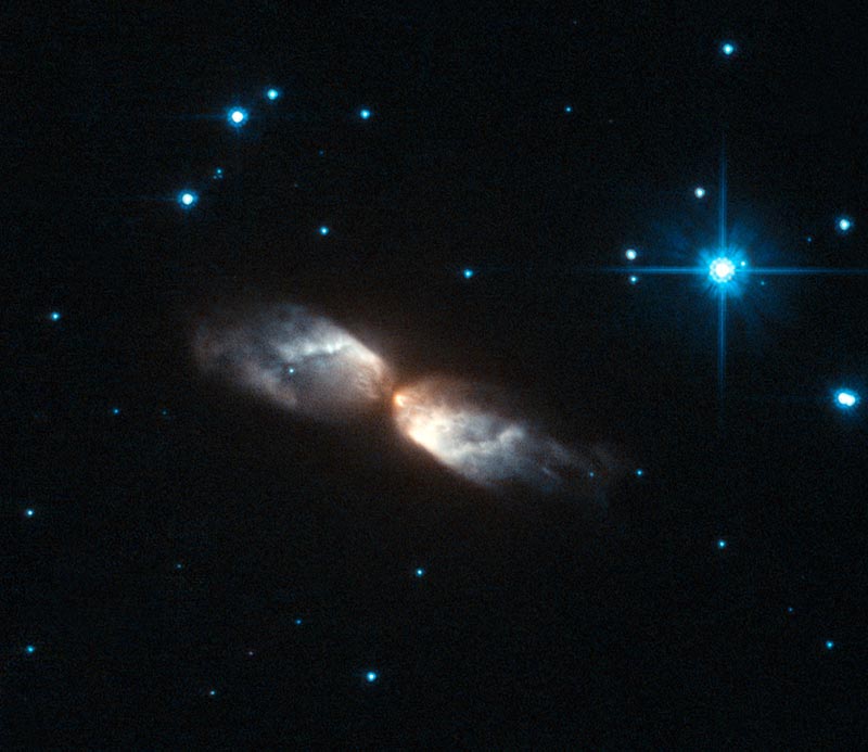 Hubble's Striking Photo of Dying Star Heralds Birth of Nebula